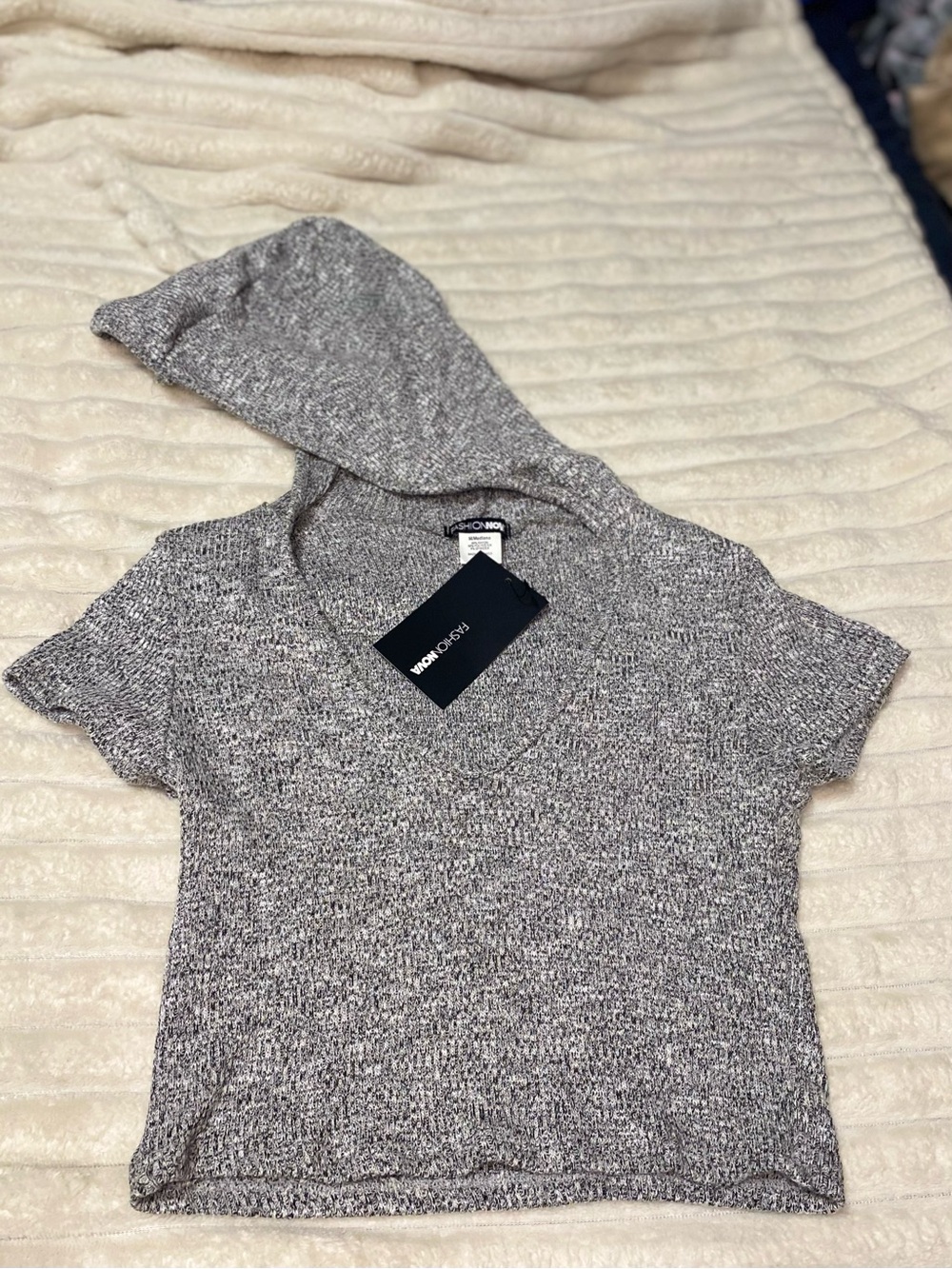 Fashion Nova Wanderlust Gray Cropped Short Sleeve Hoodie | NWT | Medium
